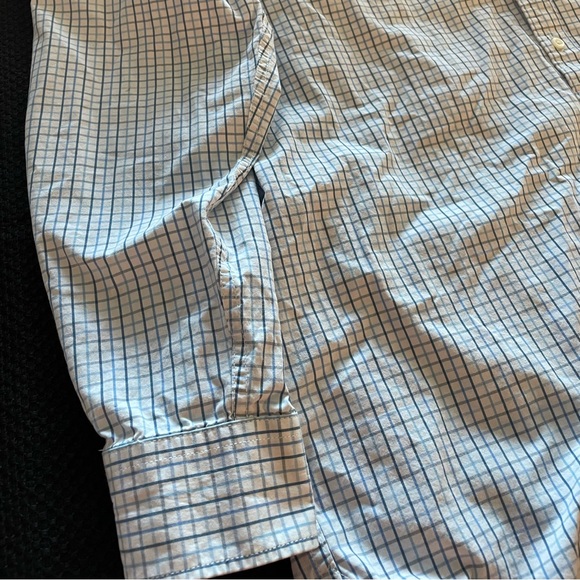 Old Navy Casual Button down shirt; size XL. Great condition. - Picture 3 of 5